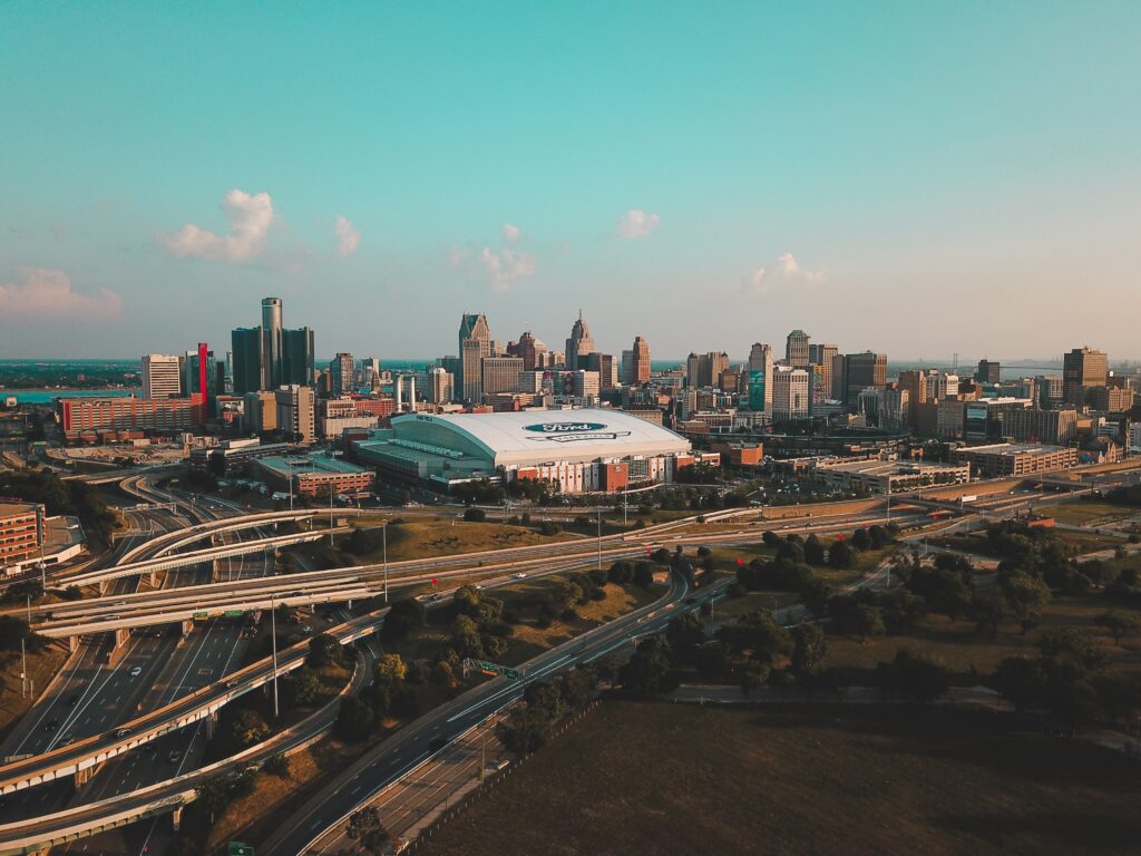 city photography during daytime