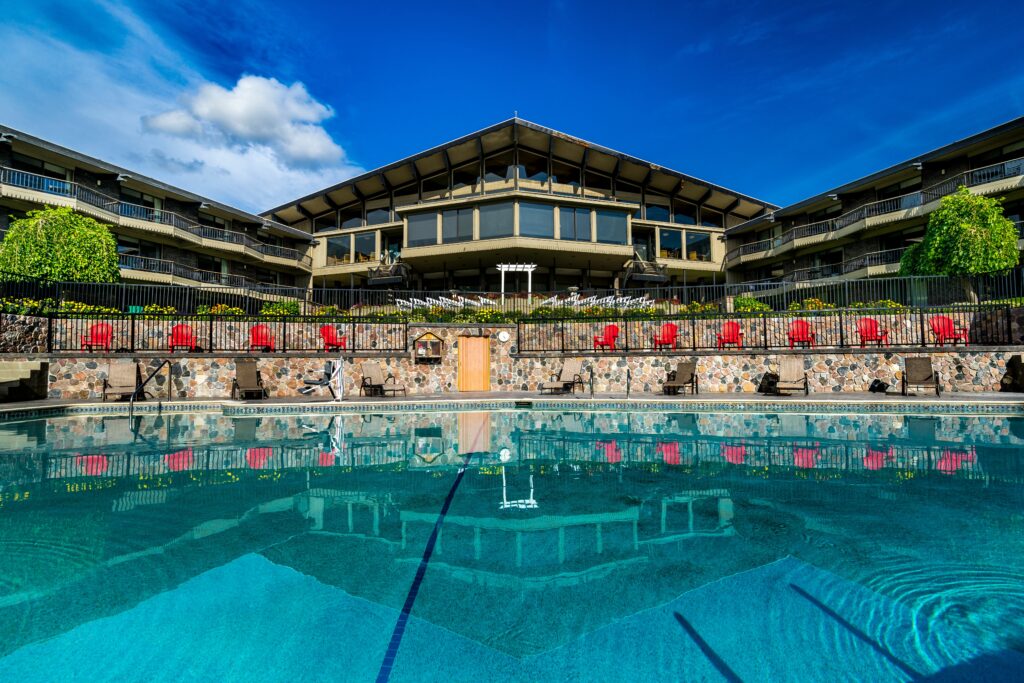 lakeview pool view 